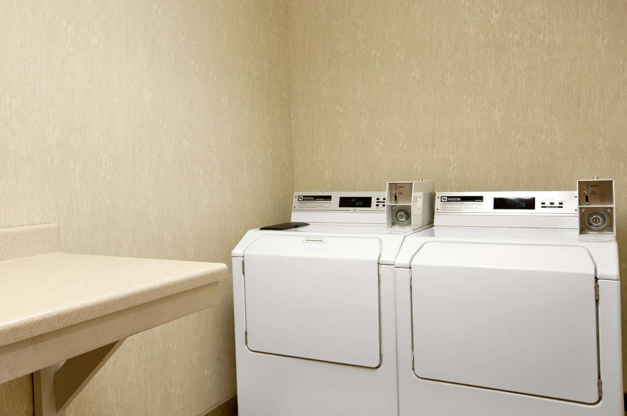 Hampton Inn Слиделл Экстерьер фото