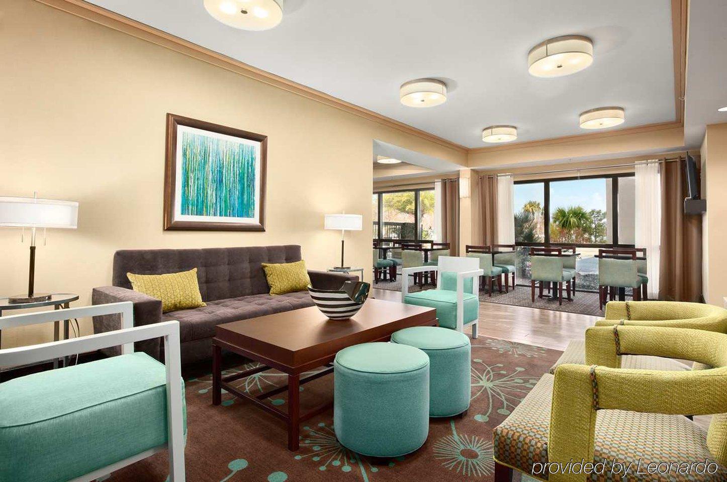 Hampton Inn Слиделл Экстерьер фото